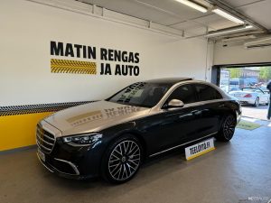 Mercedes-Benz  S 580e upea uusikorinen ja on varusteltu yksilö.