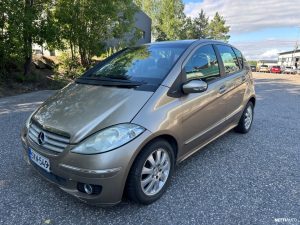 Mercedes-Benz  Vaihtaa rumasti myydään korjattavaksi.
